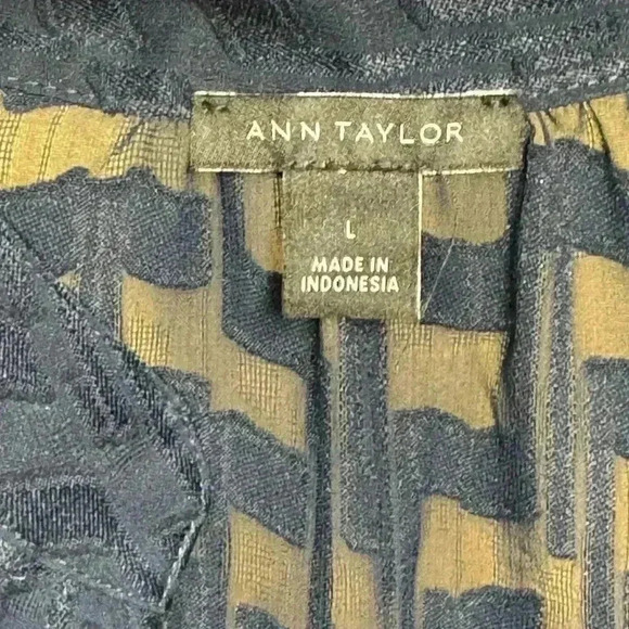 Ann Taylor - Sleeveless see through pattern shirt navy blue - Size Large - Picture 5 of 6